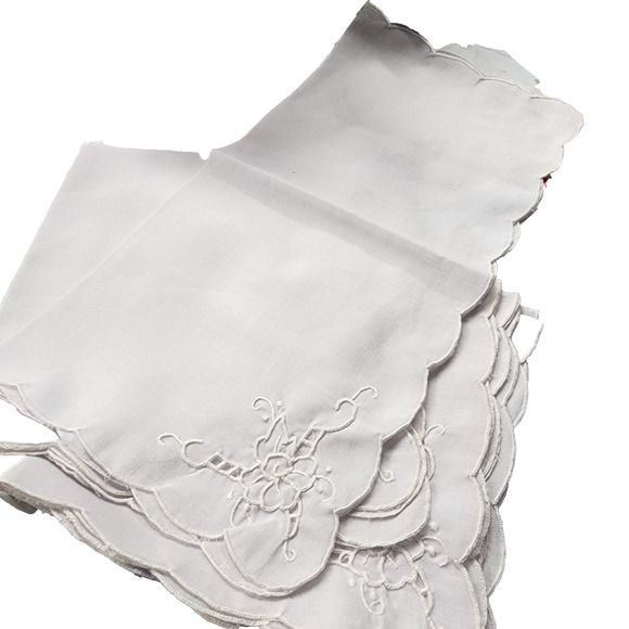 Set 6 Vintage Hand Embroidered White Napkins Scalloped Edges 16” Linen Cotton - Picture 11 of 12